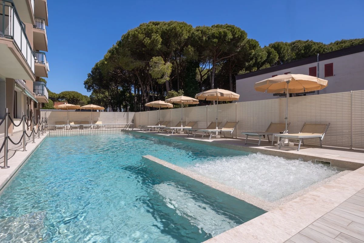 Piscina hotel picobello 13